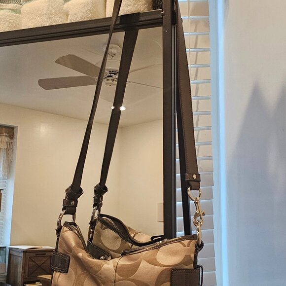 Coach Shoulder Bag - Picture 2 of 3